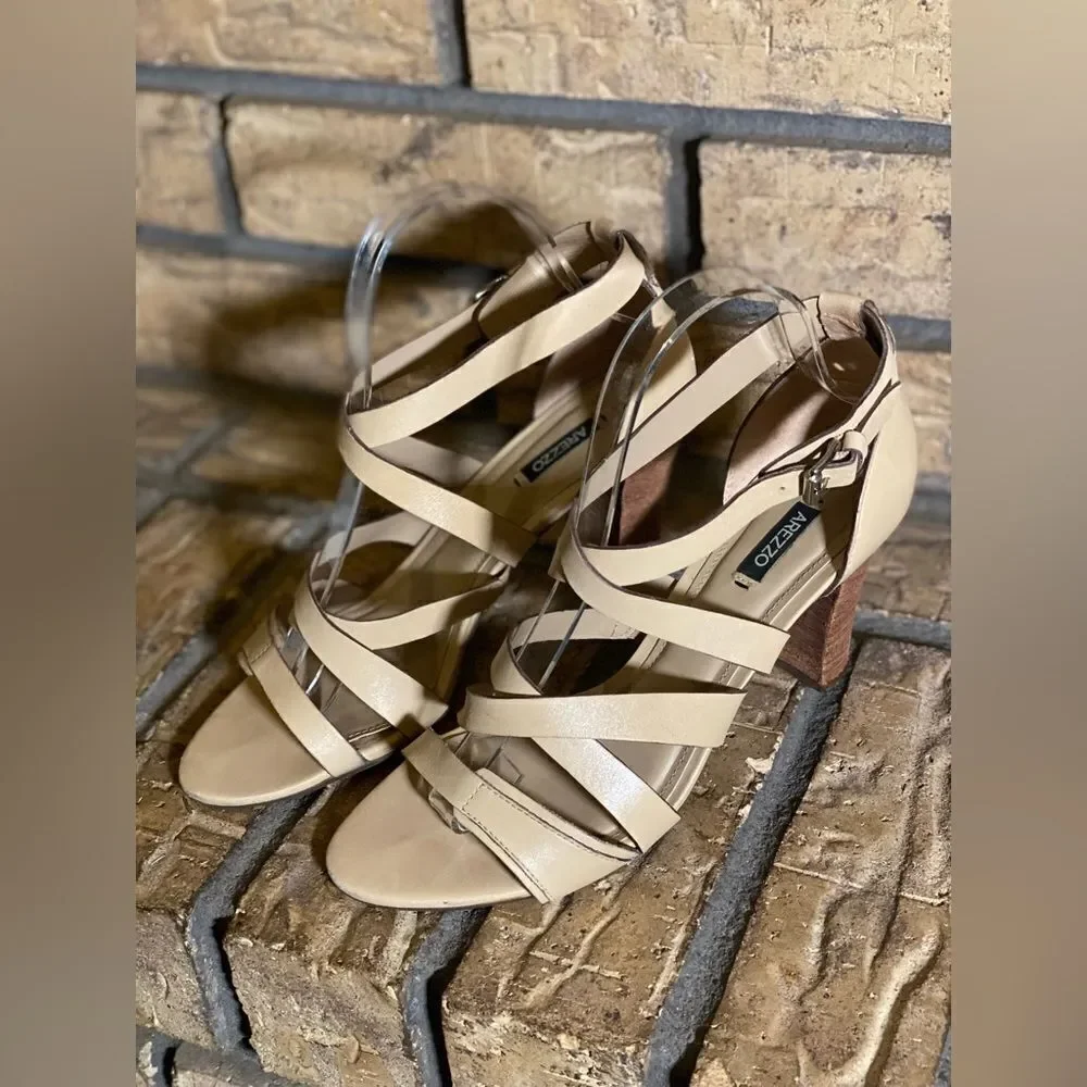 Arezzo strappy heel - Picture 1 of 4